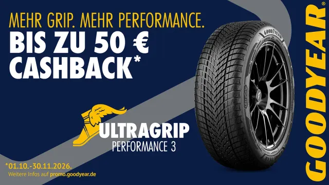 Werbebild Goodyear Cashback-Aktion mit Goodyear Ultragrip Performance 3 vor blauem, grafischem Hintergrund mit Goodyear-Logo rechts