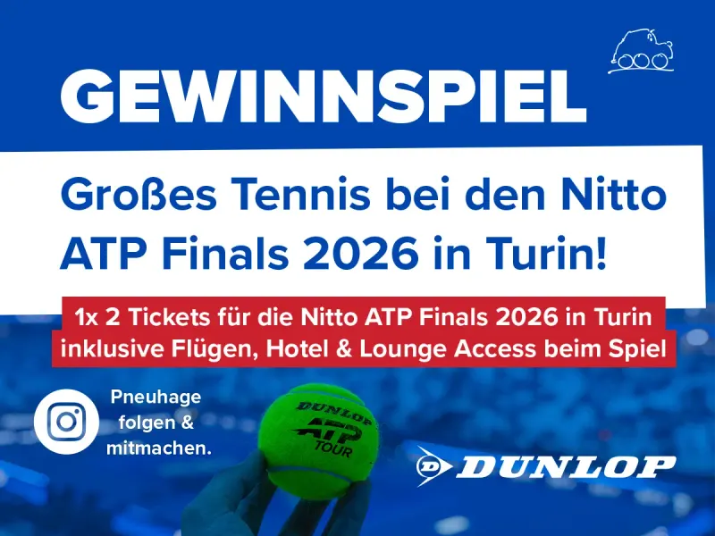 Infos zum Preis des Pneuhage Social-Media-Gewinnspiels sponsored by Dunlop, im Hintergrund ein Tennis-Publikum, vorne eine Hand, die einen Tennisball hält